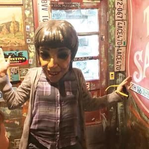 Meet your Posher, Carly